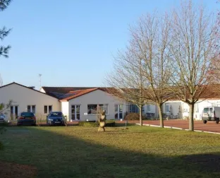 Ehpad Les Scevolles Monts Sur Guesnes